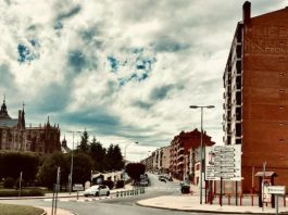 Llegada a Astorga desde Levante por la N-120 (avenida de Ponferrada).